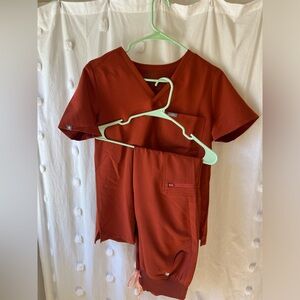 Clay Figs Top & Joggers